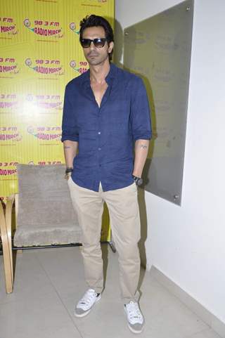 Arjun Rampal promote Inkaar on Radio Mirchi and Radio City