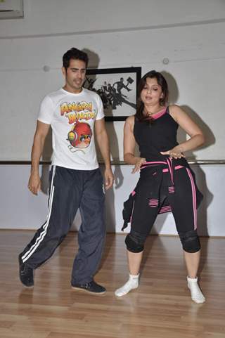 Deepshikha with husband Kaishav Arora rehearses for Nach Baliye