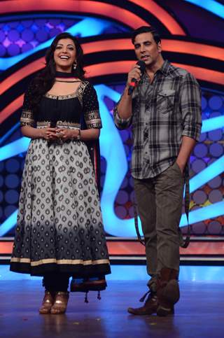 Akshay Kumar and Kajal Agarwal On Nach Baliye to promote Special 26