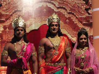 Neil Bhatt as Lakshman