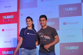 Aamir Khan pose during the felicitates winners of the Microsoft- Talash contest