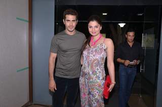 Deepshikha Nagpal with Kaishav Arora at Mahhi Vij's Birthday Celebration