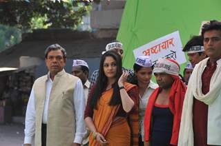 Govind Namdeo, Gracy Singh, Rajpal Yadav & Ravi Kissen at Mahurat of Janta Vs Janardhan