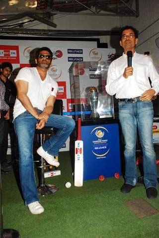 Suniel Shetty and Harsha Bhogle with Broadcast 92.7 Big FM during a unveiling the ‘International Cricket Council (ICC) Champions Trophy 2013’