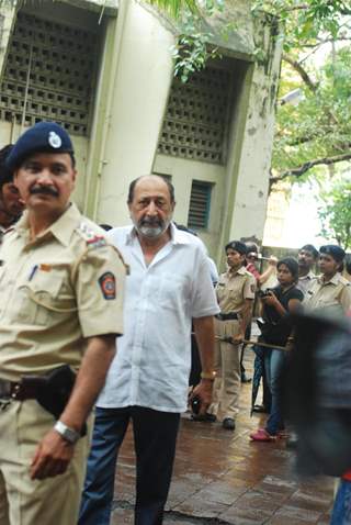 Tinu Anand at Bollywood Legendary villain Actor Pran’s cremation