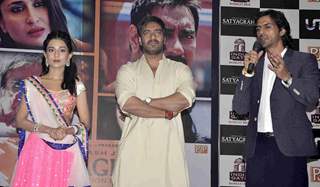 Amrita Rao, Ajay Devgn and Arjun Rampal at Satyagraha movie team during the promotion