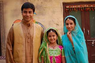 Khajaan Singh, Bhagwati and Anandi in Balika Vadhu