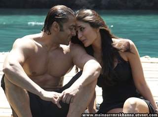 Hot scene of Salman and Kareena