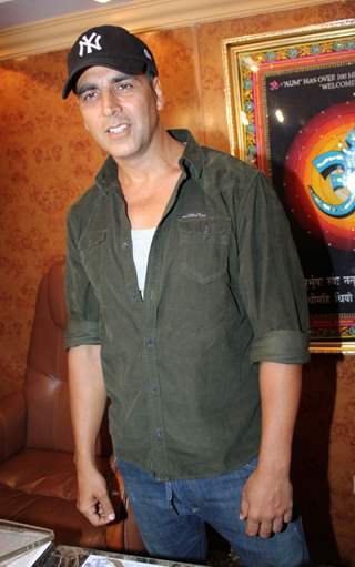 Akshay Kumar visits Gaeity Galaxy Cinema hall for the promotion of his film 'Boss'