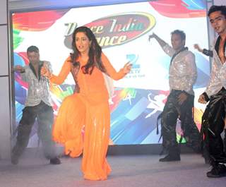 Shruti Merchant performs at the Launch of Dance India Dance Season 4