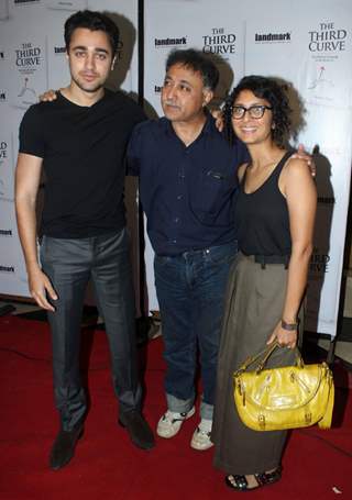 Imran Khan and Kiran Rao with Mansoor Khan at theLaunch of book 'The Third Curve'