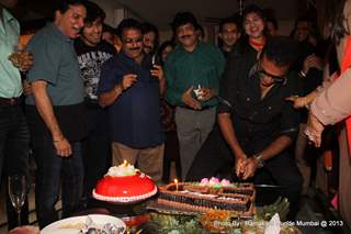 Abhijeet cuts the cake at the Birthday