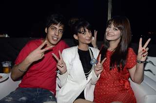 Yash Birla, Talat Aziz, Candy Brar, Aarti Chhabria, Tina Dutta and Ali Merchant At Sunburn DJ Party