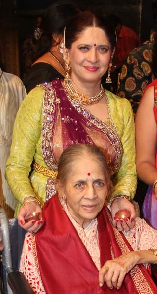 Archana Joglekar with her mother at the 50th year of celebrations of Archana Nrityalaya