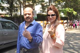 Rajesh Roshan casts his vote at a polling station in Mumbai