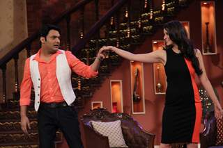 Alia Bhatt and Kapil Sharma perform on Comedy Nights With Kapil