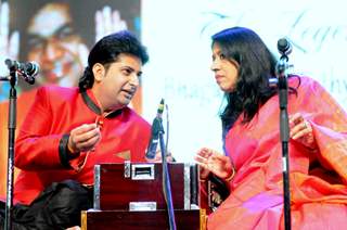 Sumeet Tappo and Kavita Krishnamurthy perform at the  Tribute to the Legend of Pure Love concert