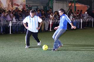 Arif and Imtiaz Ali bond over football