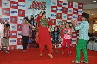Vidya Balan performing at the promotions of Bobby Jasoos at R City Mall