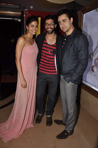 Parvathy Omanakuttan and Akshay Oberoi pose with Imran Khan at the Premier of Pizza 3D