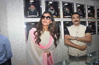 Sushmita Sen and Prosenjit were at Senco Gold and Diamond showroom