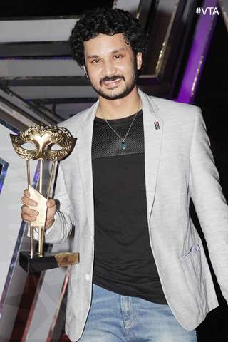 Vishnu Kumar with award