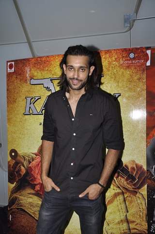 Akhil Kapur poses for the media at the Premier of Desi Kattey