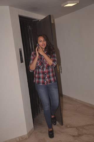 Sonakshi Sinha snapped at the Special Screening of Sonali Cable