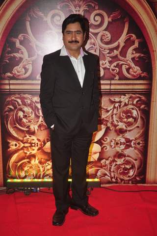 Yashpal Sharma poses for the media at Zee Rishtey Awards