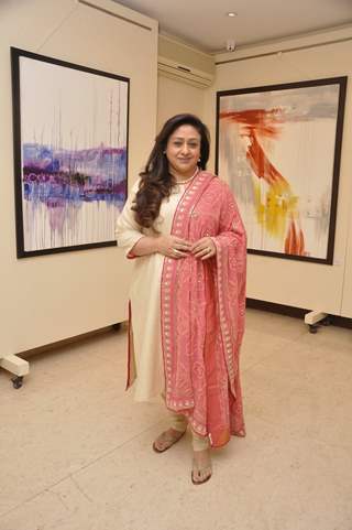 Amol Palekar Paints Bindiya Goswami