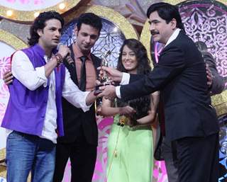 Yashpal Sharma and Himanshu Soni won the BEst Dosti Award at Zee Rishtey Awards 2014