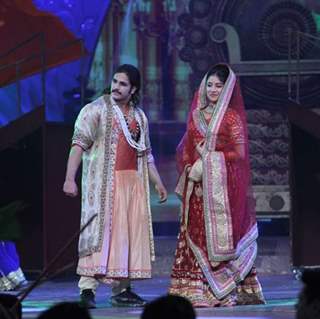 Rajat tokas and Paridhi sharma in Zee Rishtey Awards