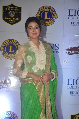 Shafaq Naaz poses for the media at Lion Gold Awards