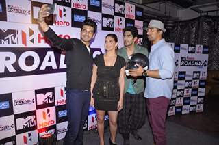 Karan Kundra clicks a selfie with the Team at the Press Conference of MTV Roadies X2