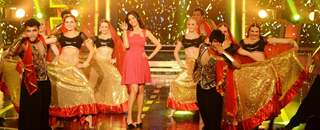 Mallika Sherawat performs at Bigg Boss - Halla Bol