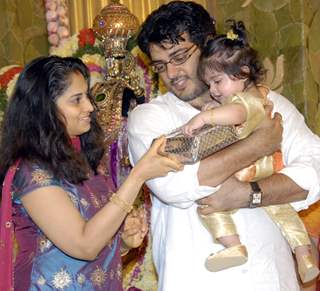 Ajith with his wife Shalini and daughter Anoushka