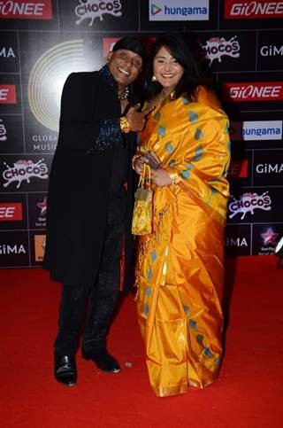 Anandan Sivamani poses with wife at GIMA Awards 2015