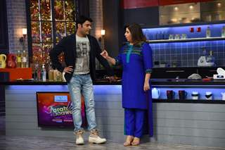 Kapil Sharma and Farah Khan were snapped while in conversation at Farah Ki Daawat