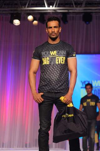 Asif Azim walks the ramp at India Fashion Forum 2015