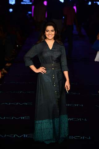 Vishakha Singh at the Lakme Fashion Week 2015 Day 2