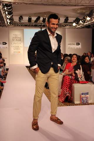 Irfan Pathan walks the ramp for Killer Easies at the Lakme Fashion Week 2015 Day 2