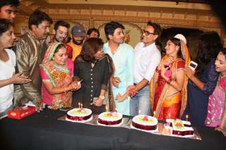 Diya Aur Baati Hum Completes 1000 Episodes