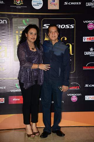 Lalit Pandit poses with Wife at the Premier of Dil Dhadakne Do at IIFA 2015