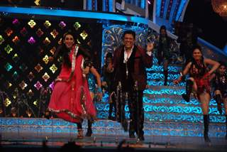 Karisma Kapoor and Govinda at ZEE DID Grand Finale