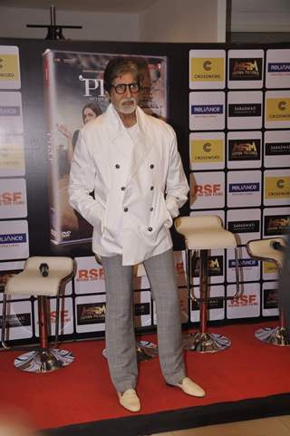 Amitabh Bachchan poses for the media at the DVD Launch of Piku