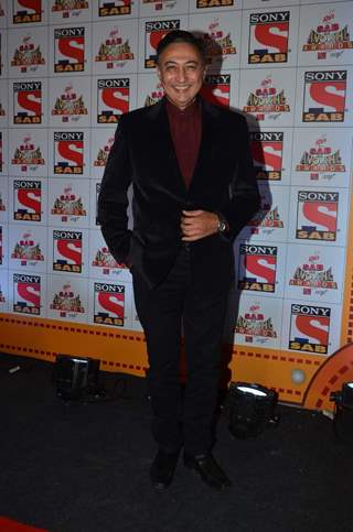 Anang Desai poses for the media at SAB Ke Anokhe Awards