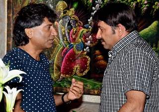 Raju Shrivastav and Manoj Tiwari at Ravi Kissen's Birthday Bash