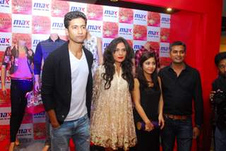 Team Masaan Visits Max Store in Pune