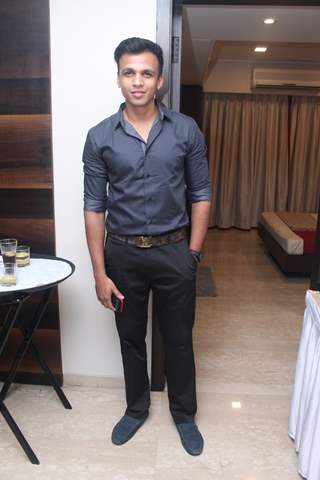 Abhijeet Sawant poses for the media at Suresh Wadkar's Birthday Bash