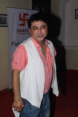 Indresh Malik at Siddharth Kumar Tewary's Birthday Bash